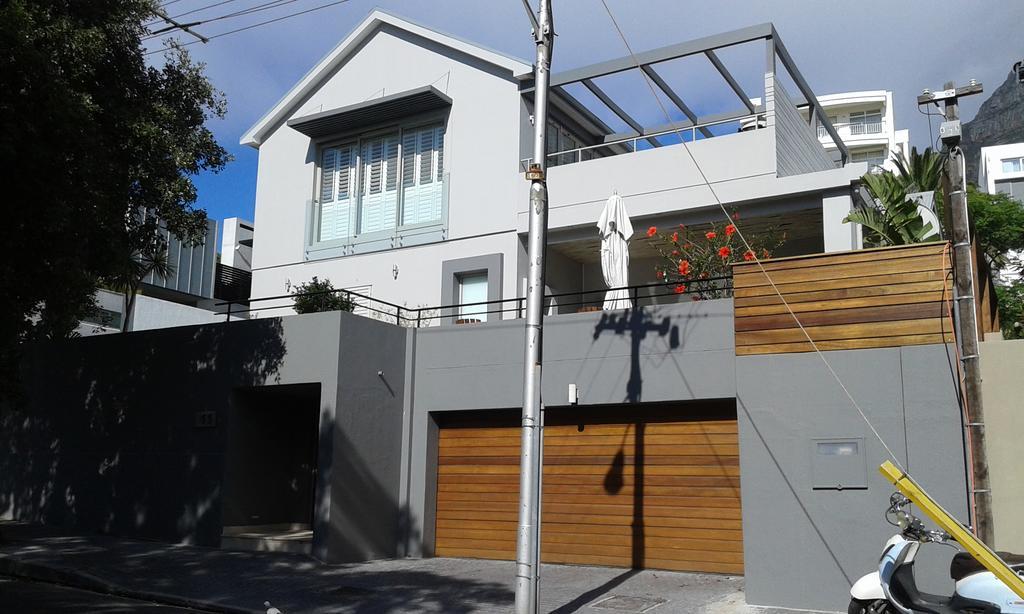 Pangsapuri 270 m² dengan 2 bilik tidur dan 2 bilik mandi peribadi di Camps Bay Cape Town Bilik gambar
