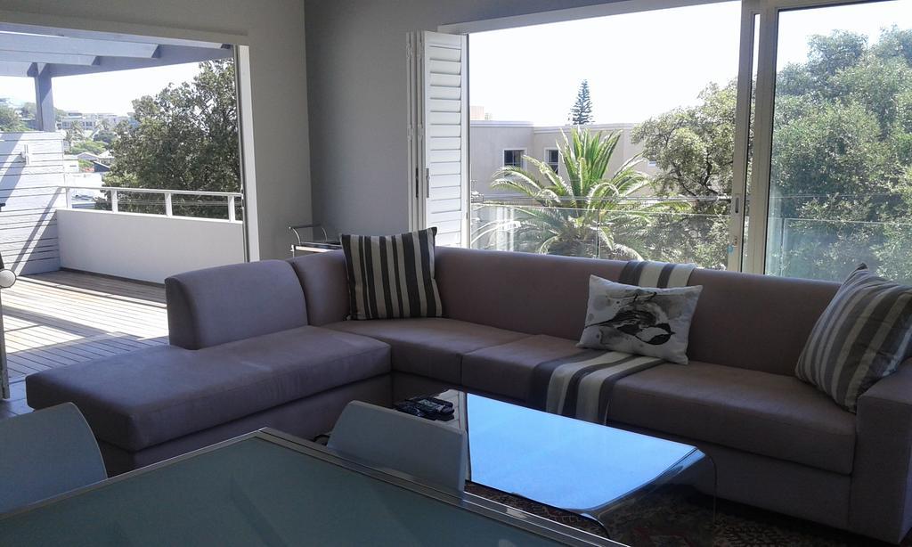 Pangsapuri 270 m² dengan 2 bilik tidur dan 2 bilik mandi peribadi di Camps Bay Cape Town Bilik gambar