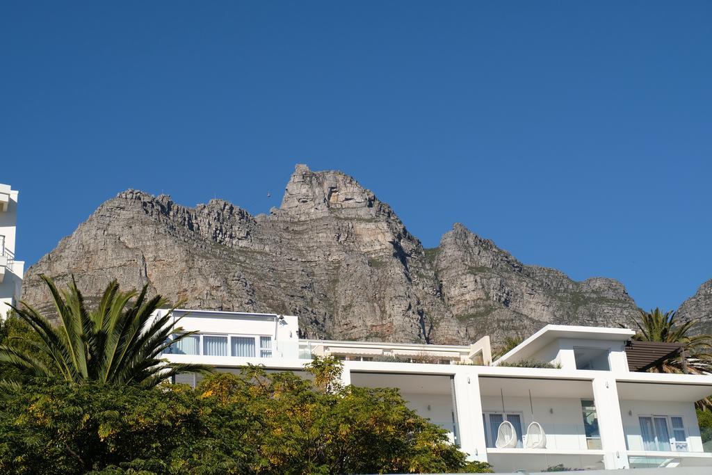 Pangsapuri 270 m² dengan 2 bilik tidur dan 2 bilik mandi peribadi di Camps Bay Cape Town Luaran gambar