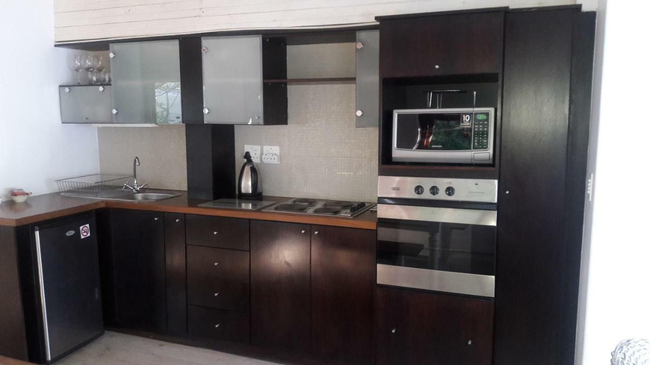Pangsapuri 270 m² dengan 2 bilik tidur dan 2 bilik mandi peribadi di Camps Bay Cape Town Luaran gambar
