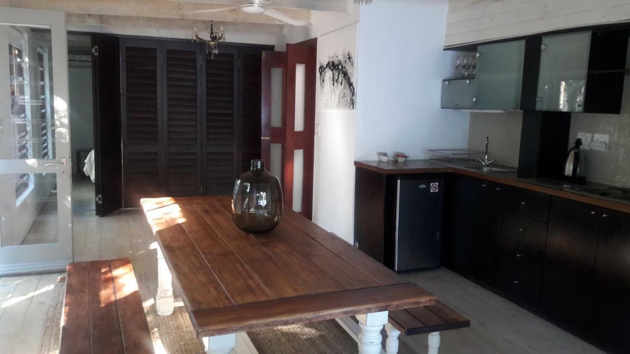 Pangsapuri 270 m² dengan 2 bilik tidur dan 2 bilik mandi peribadi di Camps Bay Cape Town Luaran gambar
