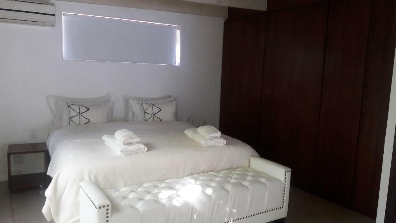 Pangsapuri 270 m² dengan 2 bilik tidur dan 2 bilik mandi peribadi di Camps Bay Cape Town Luaran gambar