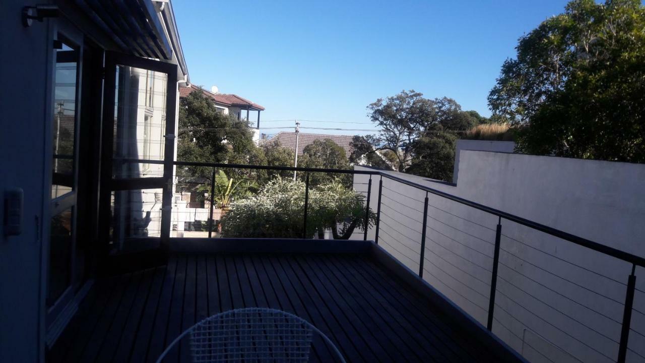 Pangsapuri 270 m² dengan 2 bilik tidur dan 2 bilik mandi peribadi di Camps Bay Cape Town Luaran gambar