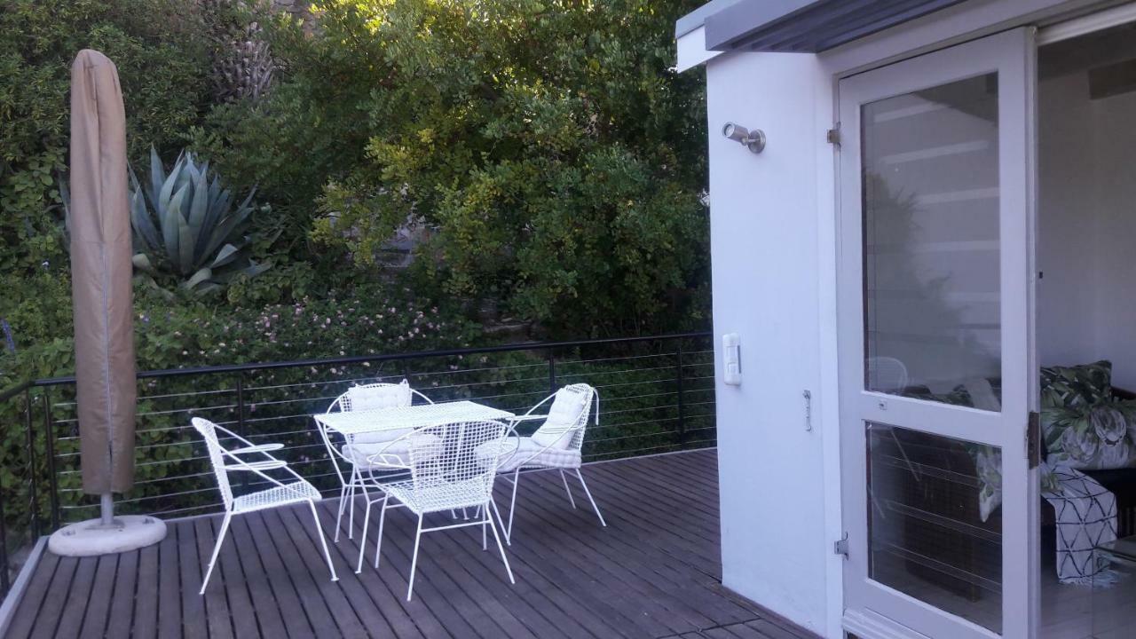 Pangsapuri 270 m² dengan 2 bilik tidur dan 2 bilik mandi peribadi di Camps Bay Cape Town Luaran gambar